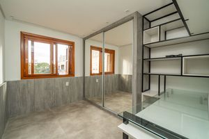 Image 6 - 876382