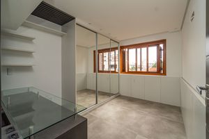 Image 10 - 876382