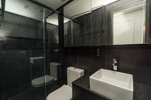 Image 13 - 876382