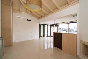 Image 15 - 876382