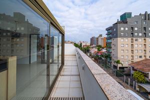 Image 22 - 876382
