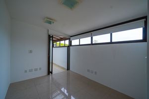 Image 24 - 876382