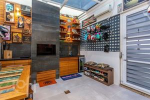 Image 6 - 876388