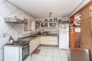 Image 12 - 876396