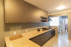 Image 12 - 876407