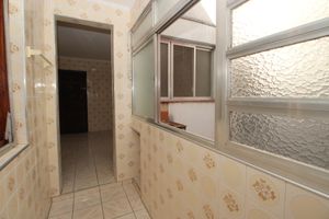 Image 18 - 876409