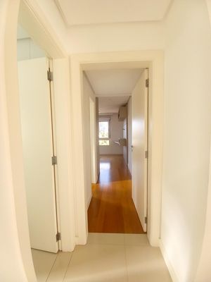 Image 21 - 876415