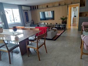 Image 11 - 876446