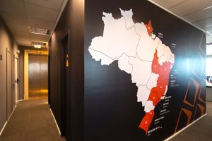 Image 22 - 876459