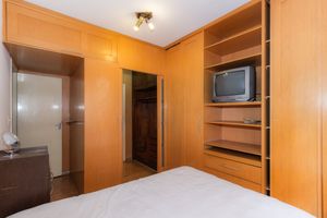 Image 18 - 876463