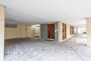 Image 21 - 876464