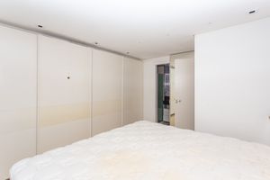 Image 20 - 876465
