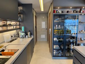 Image 6 - 876466