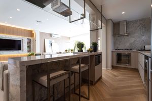 Image 21 - 876471