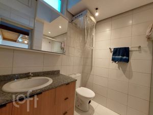 Image 19 - 876482