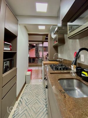 Image 19 - 876510