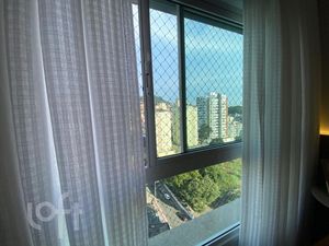 Image 47 - 876518