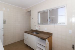 Image 21 - 876526