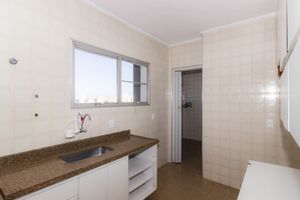 Image 22 - 876526