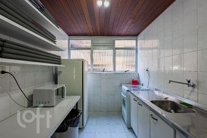 Image 21 - 876528