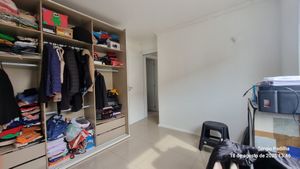 Image 11 - 876530