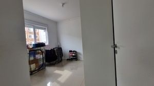 Image 15 - 876530