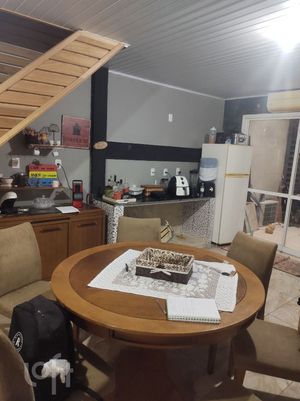 Image 4 - 876537