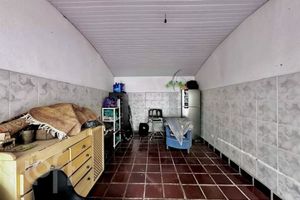 Image 12 - 876538