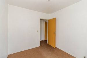 Image 11 - 876539
