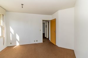 Image 18 - 876539