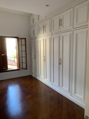 Image 19 - 876541