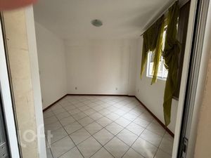 Image 11 - 876545