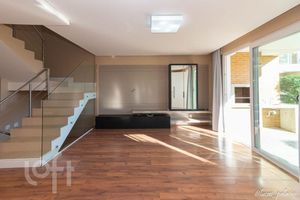 Image 7 - 876556