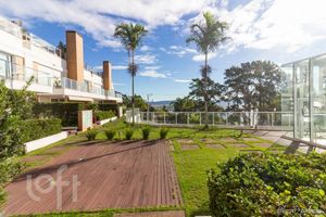 Image 43 - 876556