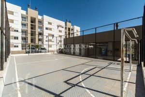Image 33 - 876557