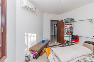 Image 42 - 876560