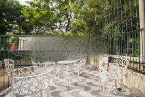 Image 25 - 876562