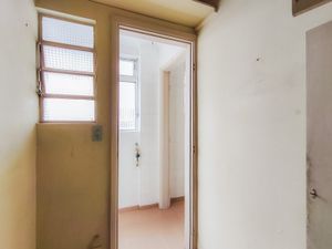 Image 24 - 876565