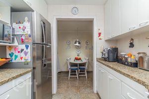 Image 16 - 876566