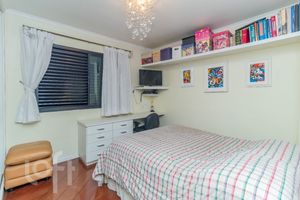 Image 32 - 876566