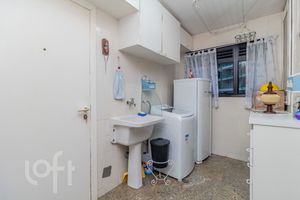 Image 17 - 876566