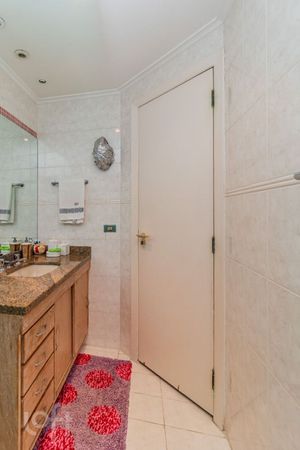 Image 37 - 876566