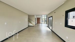 Image 14 - 876572