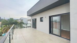 Image 32 - 876572