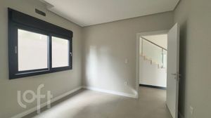 Image 7 - 876572