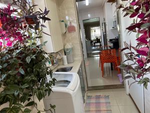 Image 12 - 876573