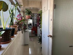 Image 11 - 876573