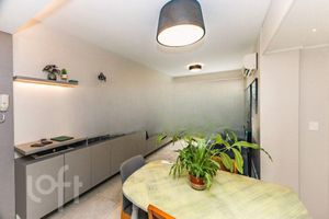 Image 3 - 876575