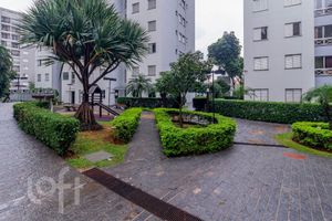 Image 25 - 876577