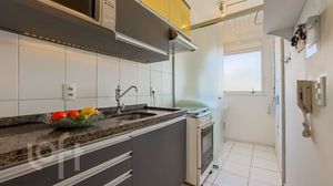 Image 17 - 876590